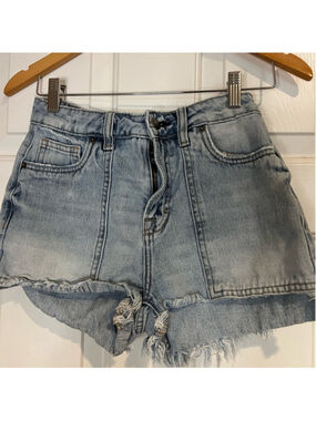Altar’d State Y2K Light Wash Distressed Denim Shorts XS Frayed Hem Festival Core